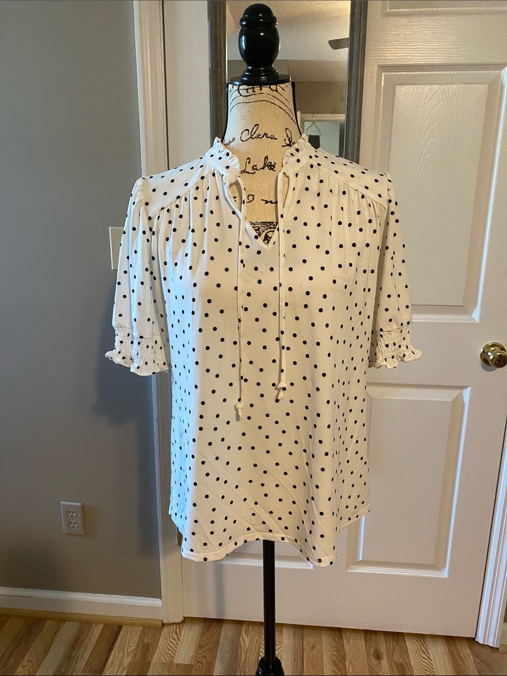 Adrianna Papell Women’s White Polka Dot Tie-Neck Blouse